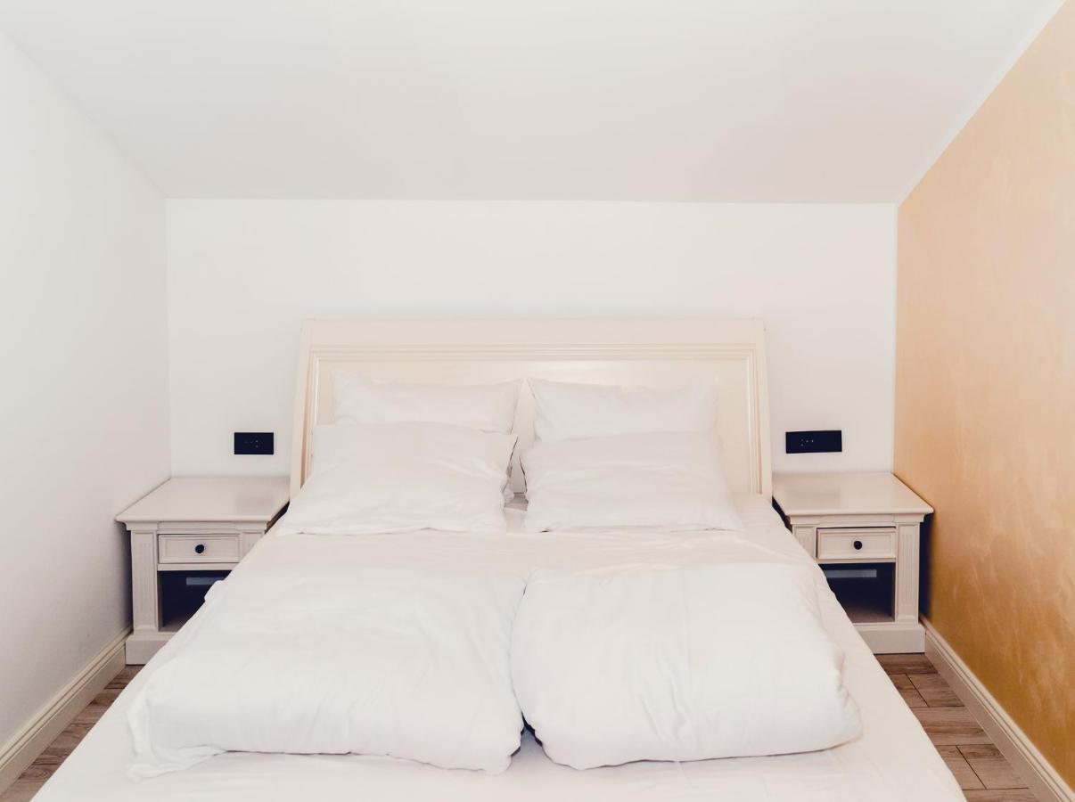 Casa Del Sole Hotell Alba Iulia Eksteriør bilde