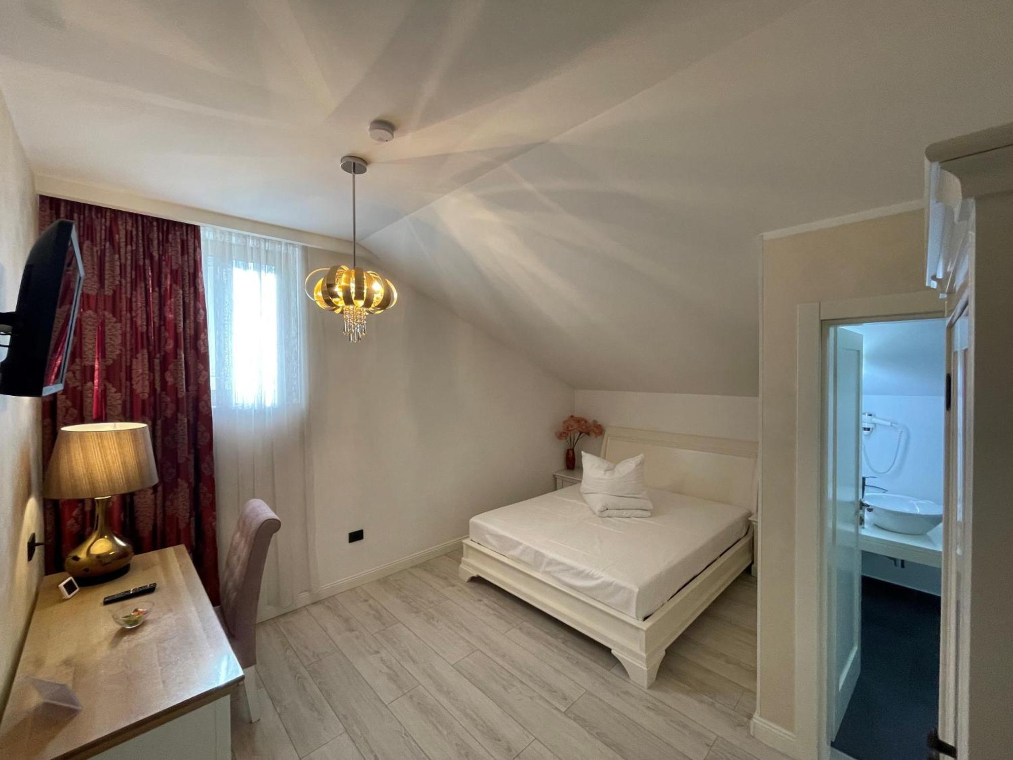 Casa Del Sole Hotell Alba Iulia Eksteriør bilde